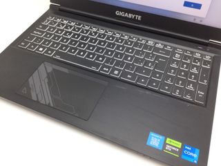 pc portatil gigabyte g5 kf-e3es313sh