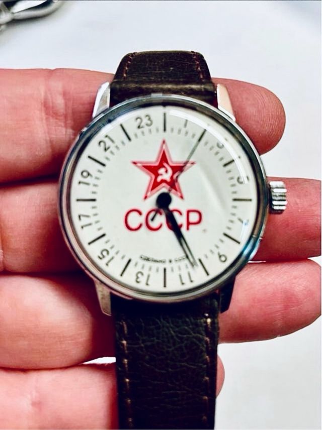 Reloj 24 horas - CCCP, correa cuero - Años 60