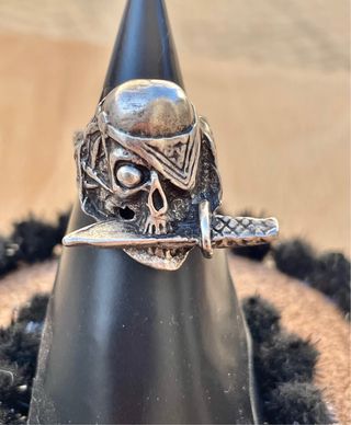 Anillo Calavera Pirata con Espada