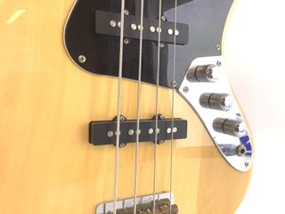 bajo electrico richwood rbb130