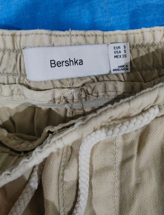 Pantaloncini corti Bershka beige