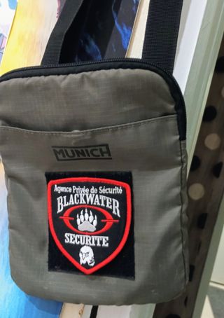 Bandolera Munich con parche Blackwater