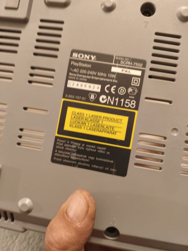 Sony PlayStation 1. SCPH-7502