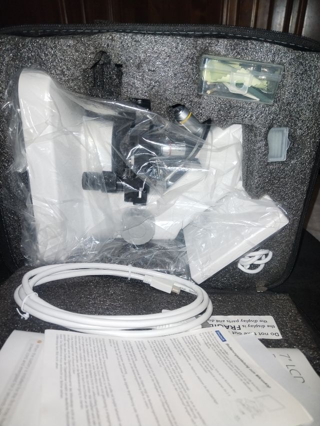 Microscopio semi profesional con pantalla