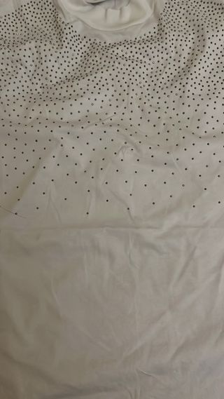 Maglia bianca con brillantini