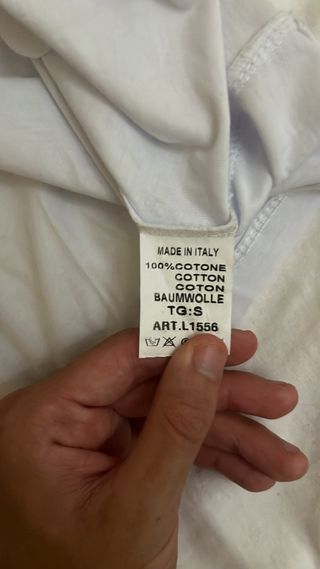Maglia bianca con brillantini