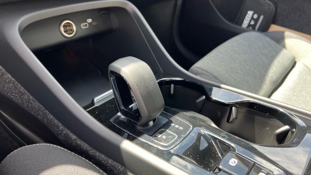 VOLVO VOLVO XC40 todoterreno 2.0 B3 PLUS DARK AUTO 5P