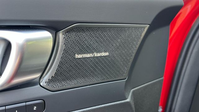 VOLVO VOLVO XC40 todoterreno 2.0 B3 PLUS DARK AUTO 5P