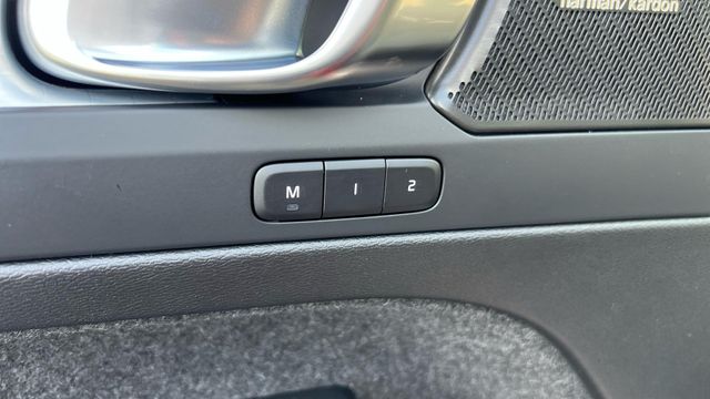 VOLVO VOLVO XC40 todoterreno 2.0 B3 PLUS DARK AUTO 5P