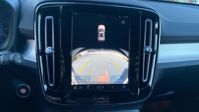VOLVO XC40 2.0 B3 PLUS DARK AUTO 163 5P