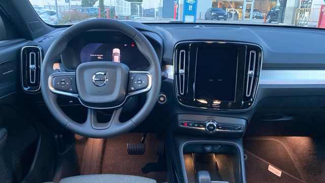 VOLVO XC40 2.0 B3 PLUS DARK AUTO 163 5P