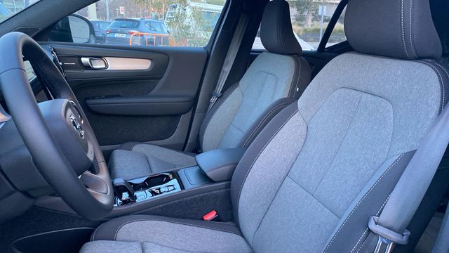 VOLVO XC40 2.0 B3 PLUS DARK AUTO 163 5P