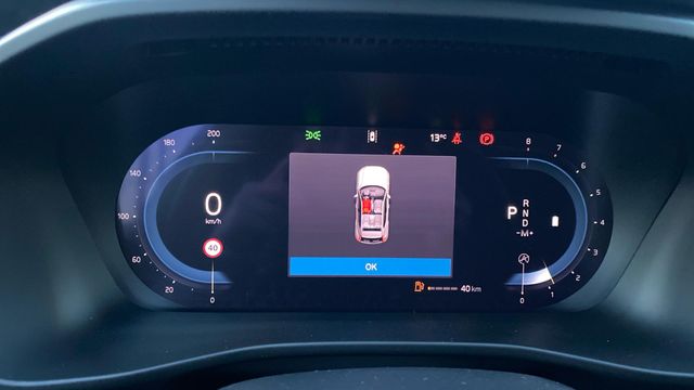 VOLVO XC40 2.0 B3 PLUS DARK AUTO 163 5P
