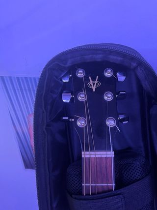 Guitarra Ibanez con Estuche Protector