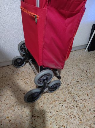 Carro de compra, triple ruedas para subiresclera
