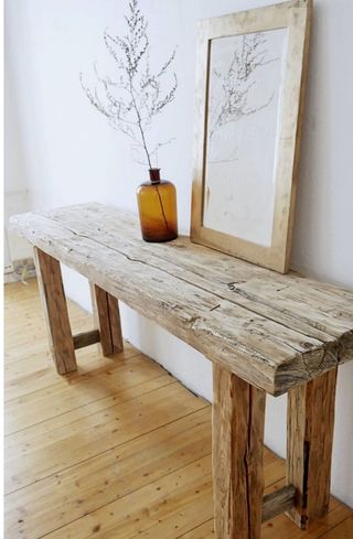 Mesa de madera rústica