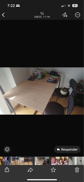 Mesa de comedor de madera