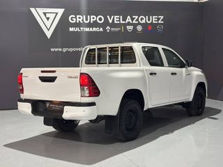Toyota Hilux 2.4 D-4D Cabina Doble