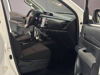 Toyota Hilux 2.4 D-4D Cabina Doble