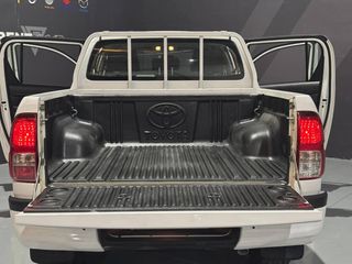 Toyota Hilux 2.4 D-4D Cabina Doble