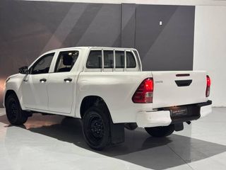 Toyota Hilux 2.4 D-4D Cabina Doble