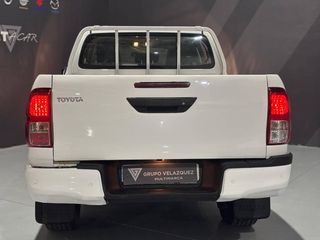 Toyota Hilux 2.4 D-4D Cabina Doble