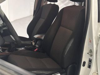 Toyota Hilux 2.4 D-4D Cabina Doble