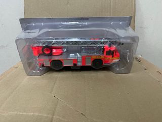 Camión de bomberos iveco magirus escala 1/43