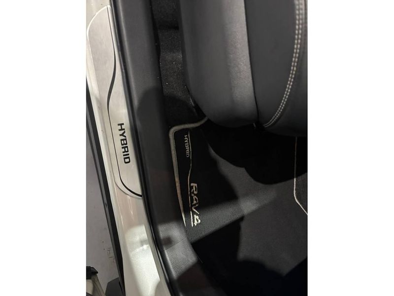 Toyota RAV4 2020, foto 11