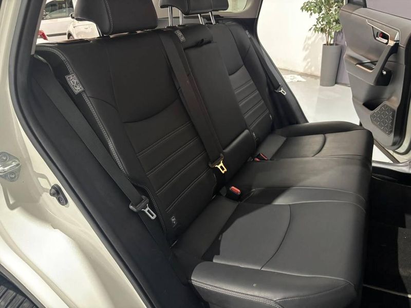 Toyota RAV4 2020, foto 12