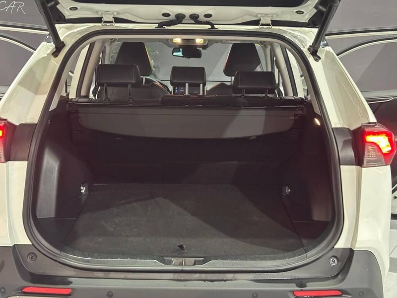 Toyota RAV4 2020, foto 16