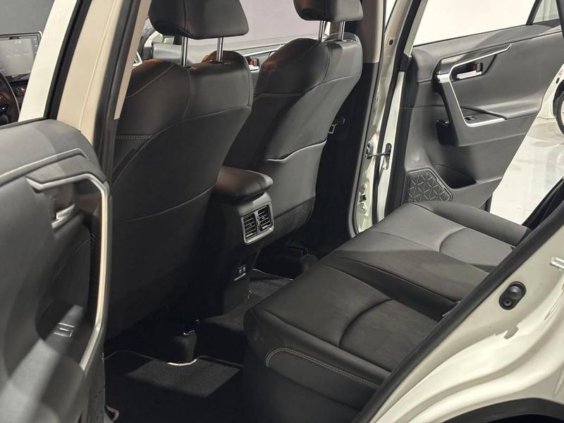 Toyota RAV4 2020, foto 17