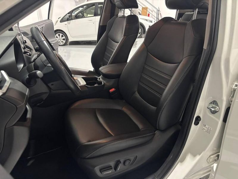 Toyota RAV4 2020, foto 18