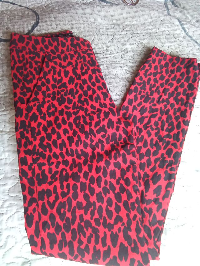 Pantalón Zara Estampado Leopardo Rojo Talla XS