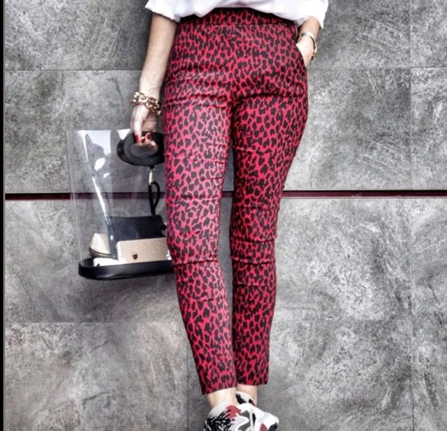 Pantalón Zara Estampado Leopardo Rojo Talla XS