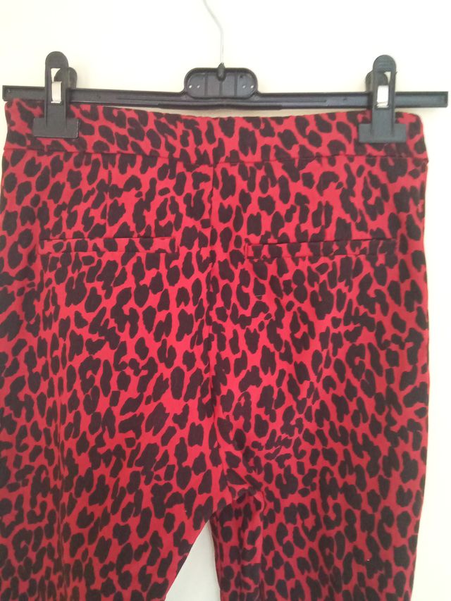 Pantalón Zara Estampado Leopardo Rojo Talla XS