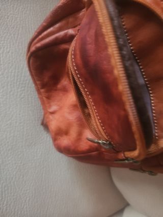 Mochila bandolera de cuero