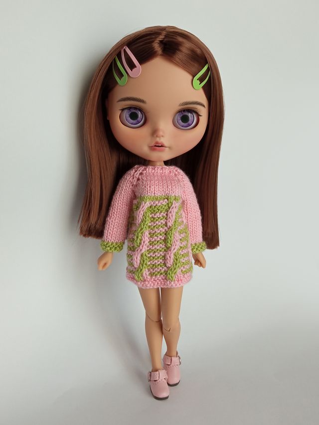 Vestido rosa y verde con formas de espiral -Blythe