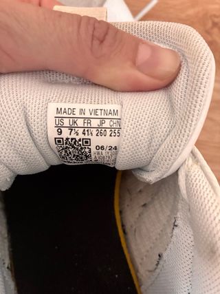 Zapatillas Adidas Blancas y Beige