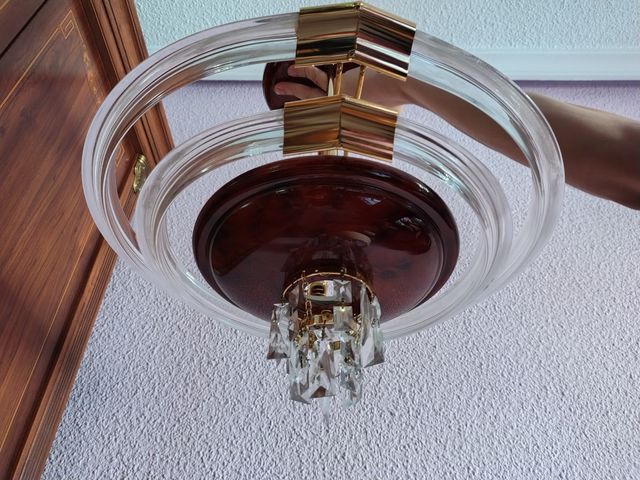 Lámpara de techo metal y cristal.