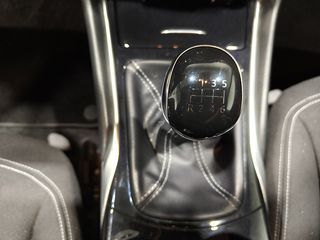 Infiniti Q30 1.6T Premium 90 kW (122 CV)