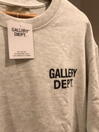 Camiseta con etiqueta Gallery Dept. Hollywood, CA
