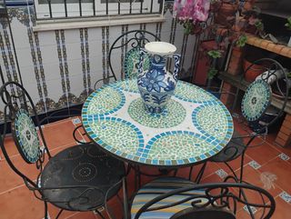 Mesa de patio con mosaico