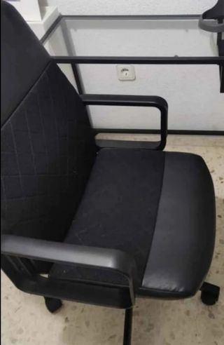 Silla de escritorio negra Ikea
