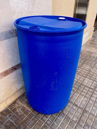 Bidón grande azul
