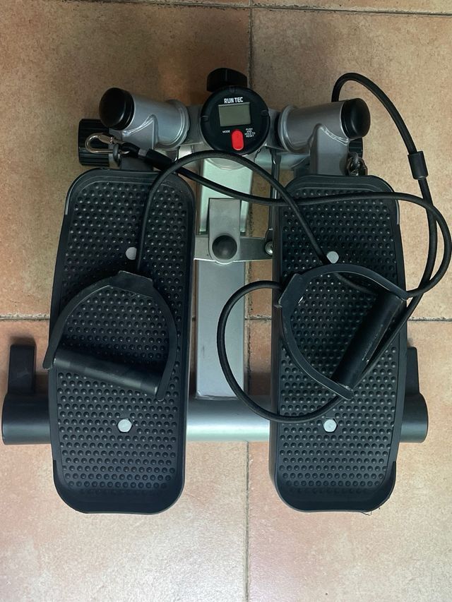 Stepper con gomas para entrenamiento