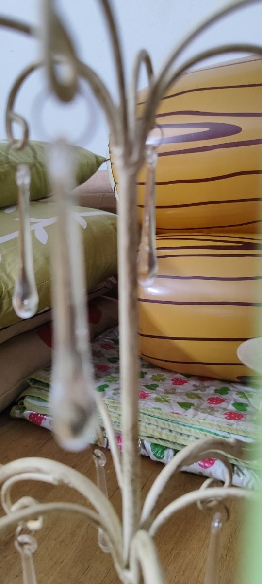 Candelabro de metal y cristal + regalo de 3 velas.