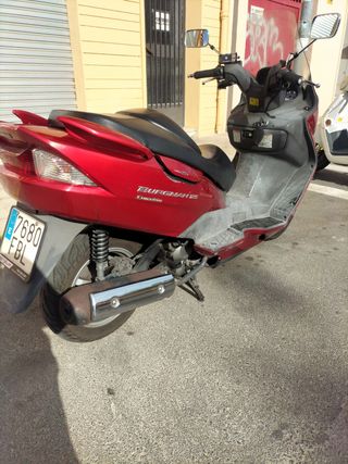 Suzuki Burgman 125cc Junio 2006