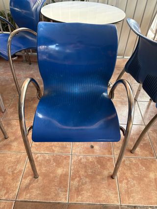 12 Sillas de terraza azules y plateadas
