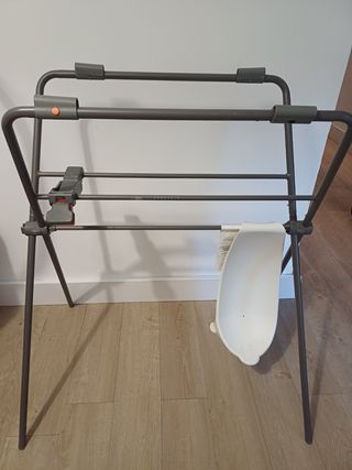 Bañera Stokke con patas y soporte